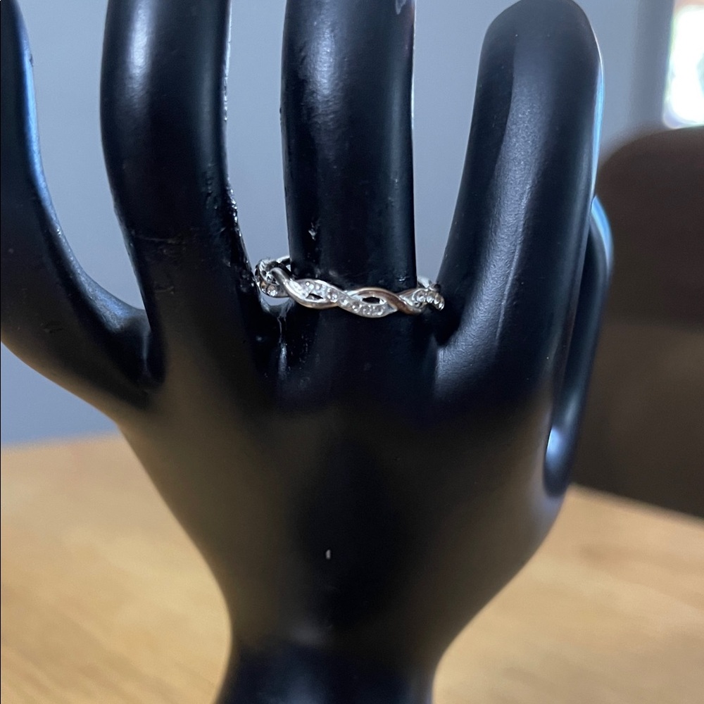 Elegant Silver Infinity Ring